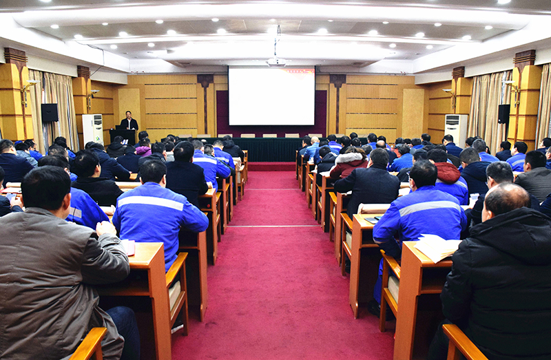 高管公開(kāi)課開(kāi)講:學(xué)黨章   強管理